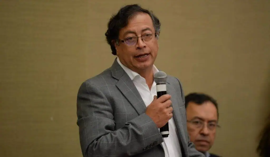 Gustavo Petro se comunicó con Venezuela para reabrir fronteras Gustavo Petro se comunicó con Venezuela para reabrir fronteras