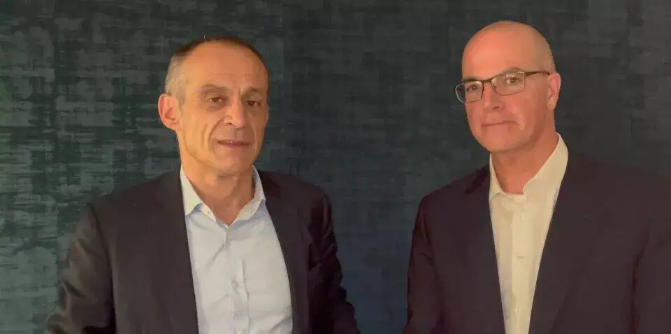 Hitachi Energy y Schneider Electric colaboran para acelerar la transición energética Hitachi Energy y Schneider Electric colaboran para acelerar la transición energética