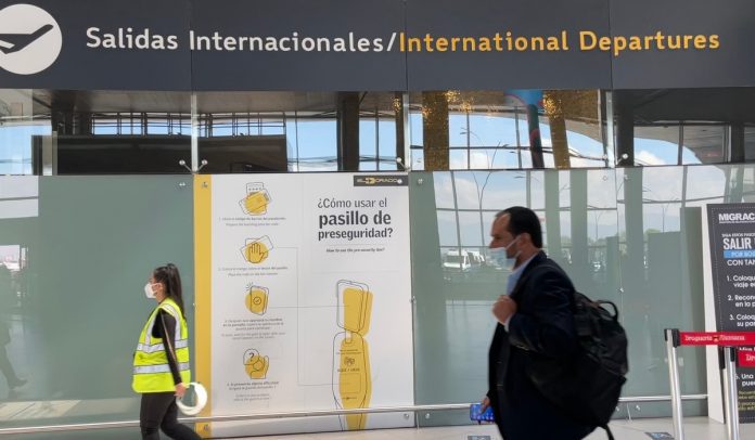 Salidas internacionales y migración en el aeropuerto El Dorado de Bogotá