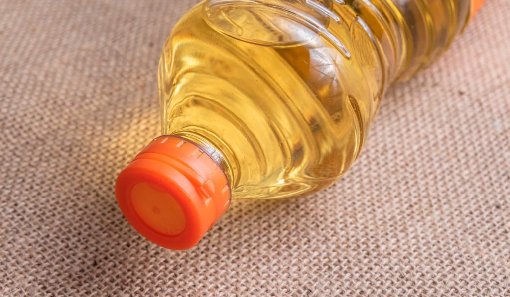 El motivo por el cual subió tanto el aceite y cocinar es más caro