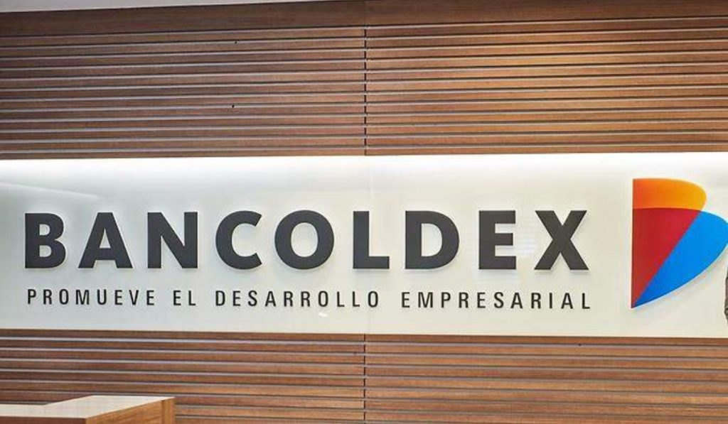 Víctimas del conflicto armado podrán acceder a créditos para financiar sus empresas