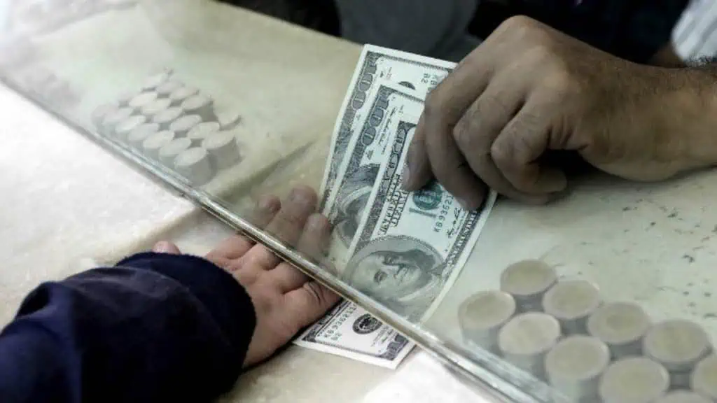 ¿Cuánto vale hoy un dólar en las casas de cambio en Colombia? Pagar en el exterior