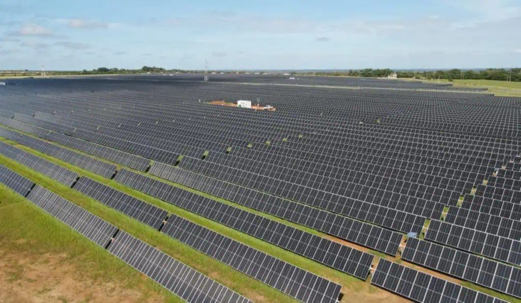 Las nuevas tecnologías en el plan de reindustrialización de Colombia: ¿cuáles serían los cambios? Granjas solares