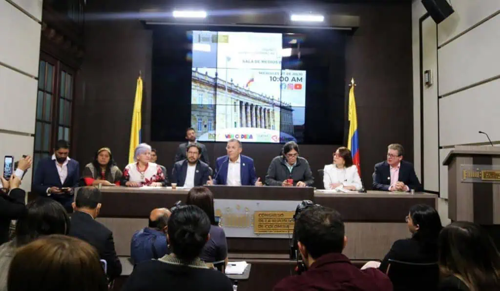 Radican reforma para cambiar periodos del Congreso de Colombia Radican reforma para cambiar periodos del Congreso de Colombia