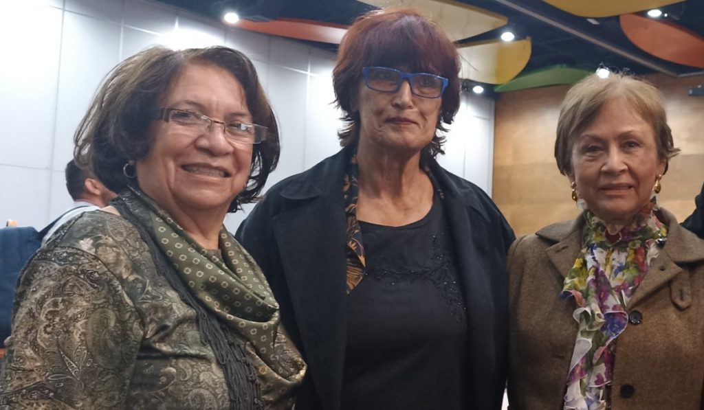 Gobierno Petro propone que más colombianos paguen impuestos por planes de celular Gobierno Petro propone que más colombianos paguen impuestos por planes de celular