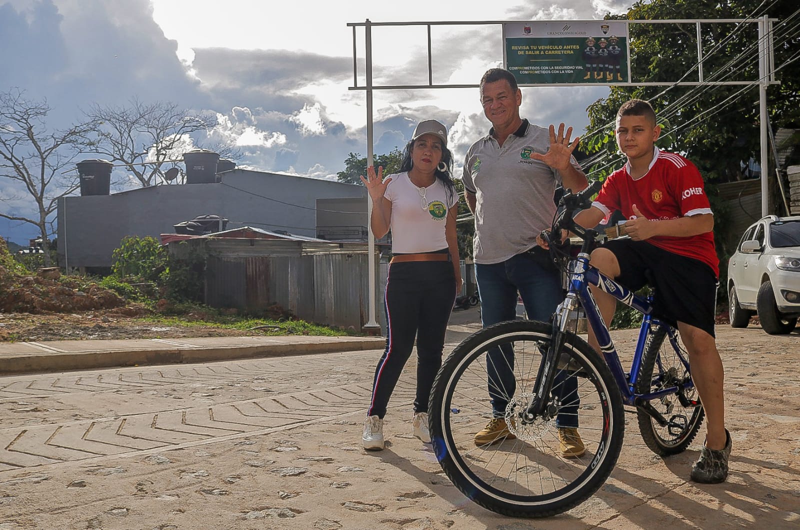 Gran Colombia Gold: Segovia cuenta con nuevas placas huellas que dinamizan su infraestructura vial