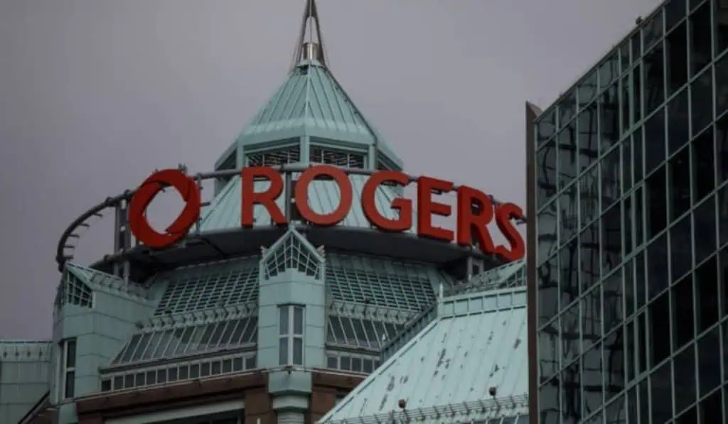 Canadá se quedó sin internet y telefonía; falla en bancos y otros servicios Canadá se quedó sin internet y telefonía; falla en bancos y otros servicios