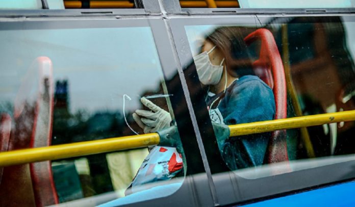 Tapabocas en transporte público