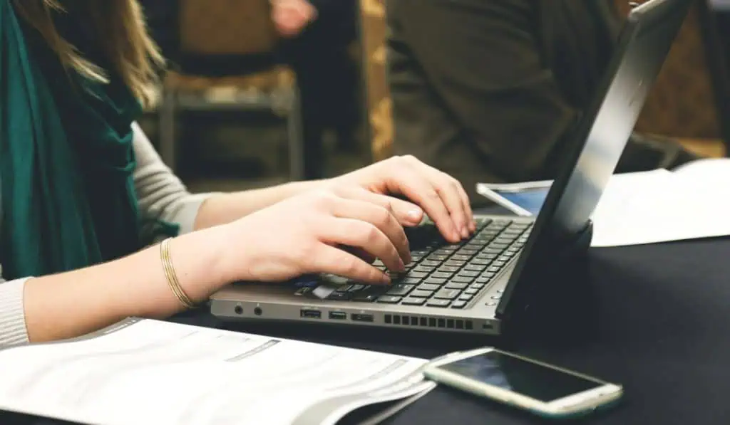 ¿Cuánto gana un recién egresado de perfiles digitales en Colombia en 2023? HubSpot anuncia nueva convocatoria para contratar talento colombiano en tecnología