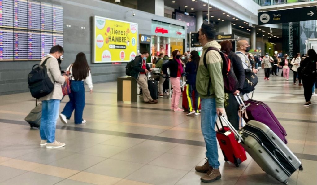 Viajeros, viajes, aeropuertos, vuelos El producto que muchos viajeros traen de España y ahora no podrá entrar a Colombia