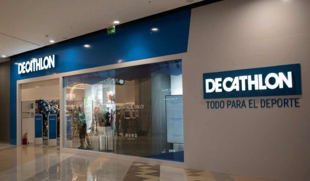 Fachada de Decathlon Colombia