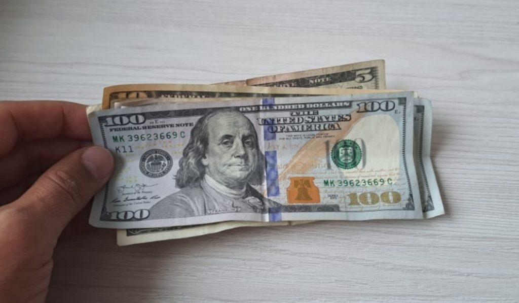 Dólar Colombia 25 de octubre: empieza sesión a la baja a espera de Junta del BanRep
