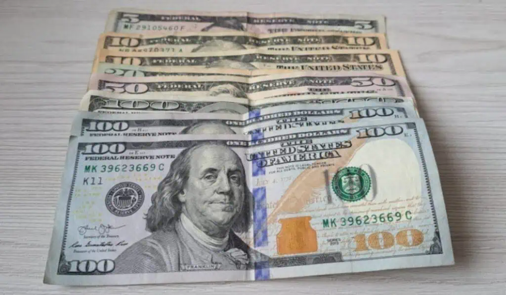 Dólar Colombia 31 de agosto: terminó mes al alza y se acercó a $4.450; tasas de TES repuntaron Dólar Colombia 31 de agosto: terminó mes al alza y se acercó a $4.450; tasas de TES repuntaron