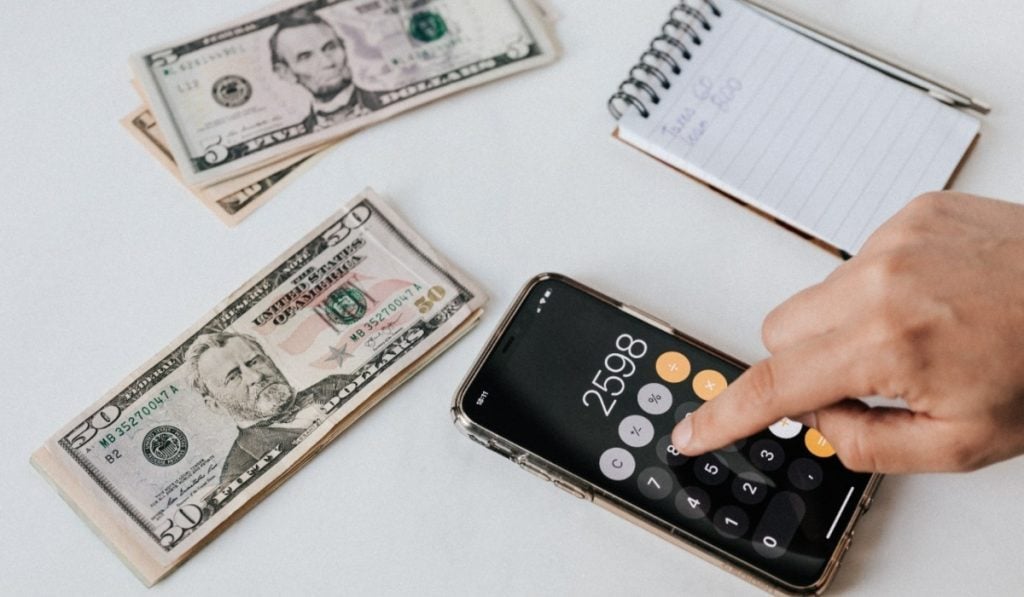 Opciones para ahorrar en dólares y manejar la depreciación del peso en Colombia