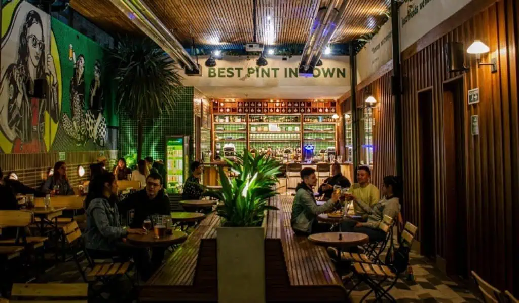 Así es el nuevo Irish Pub que abre sus puertas en el Parque de la 93 de Bogotá Así es el nuevo Irish Pub que abre sus puertas en el Parque de la 93 de Bogotá