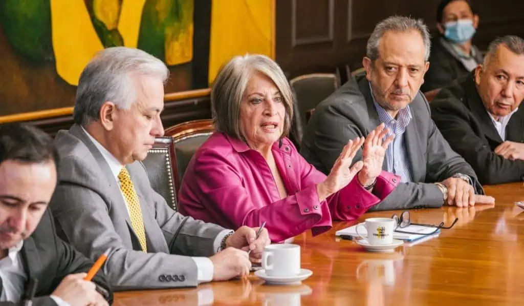 Instalan comité de adaptación en el agro para enfrentar el fenómeno de La Niña en Colombia Instalan comité de adaptación en el agro para enfrentar el fenómeno de La Niña en Colombia