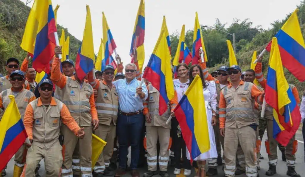 Los grandes empresarios que se quedaron con los megaproyectos 5G en Colombia Los grandes empresarios que se quedaron con los megaproyectos 5G en Colombia