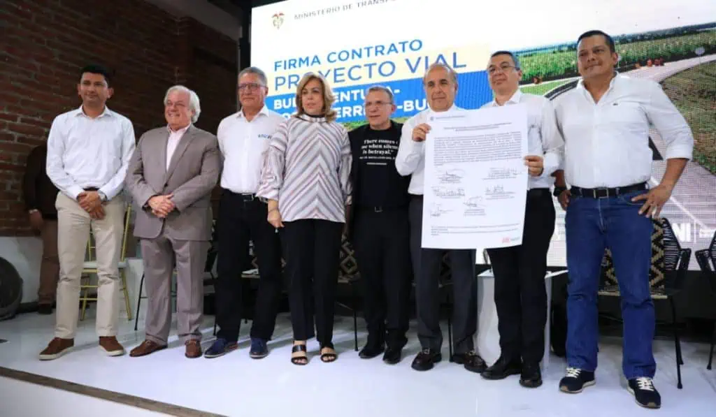 Gobierno y Sacyr firman contrato de megaproyecto por $4 billones en Colombia Gobierno y Sacyr firman contrato de megaproyecto por $4 billones en Colombia
