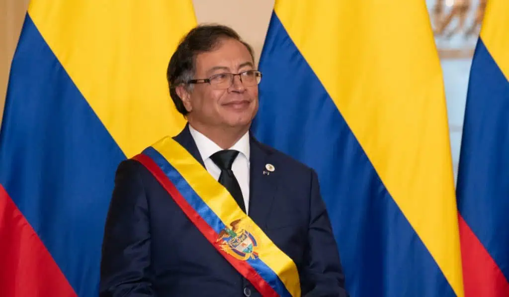 Petro sale en defensa de la reforma tributaria presentada por su gobierno Petro sale en defensa de la reforma tributaria presentada por su gobierno