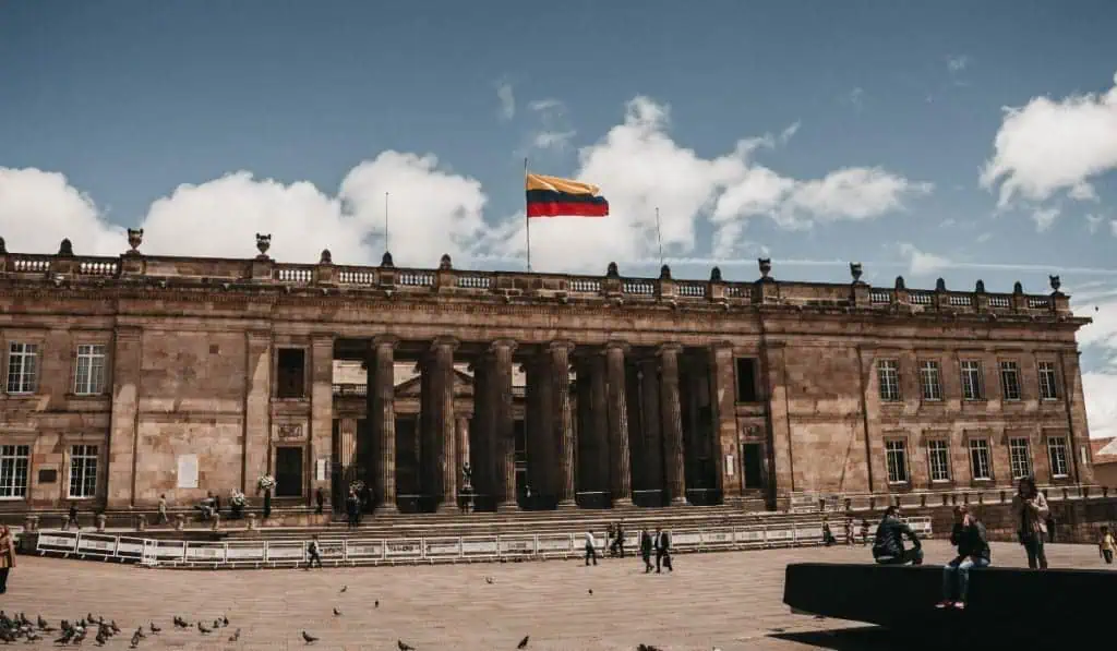 Partido Liberal de Colombia pega la vuelta y sí apoyará reforma tributaria autonomía fiscal de las regiones