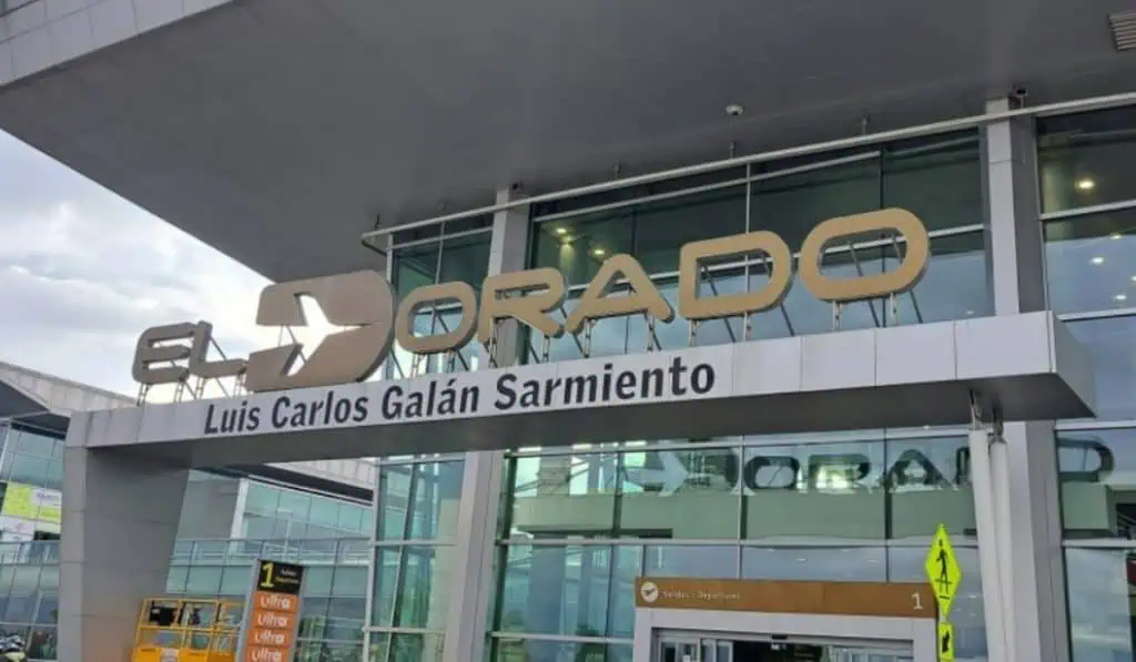 Aeropuerto El Dorado de Bogotá reporta demoras por incidente en una de sus pistas Aeropuerto El Dorado de Bogotá reporta demoras por incidente en una de sus pistas