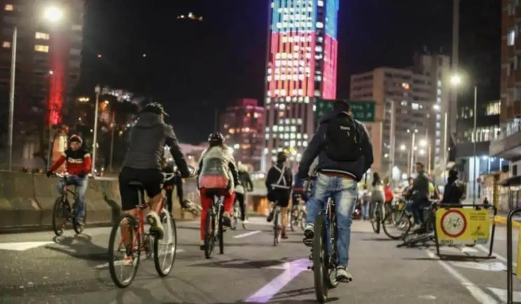 Habrá nuevo día sin carro y sin moto en Bogotá: esta es la fecha Ciclovía nocturna