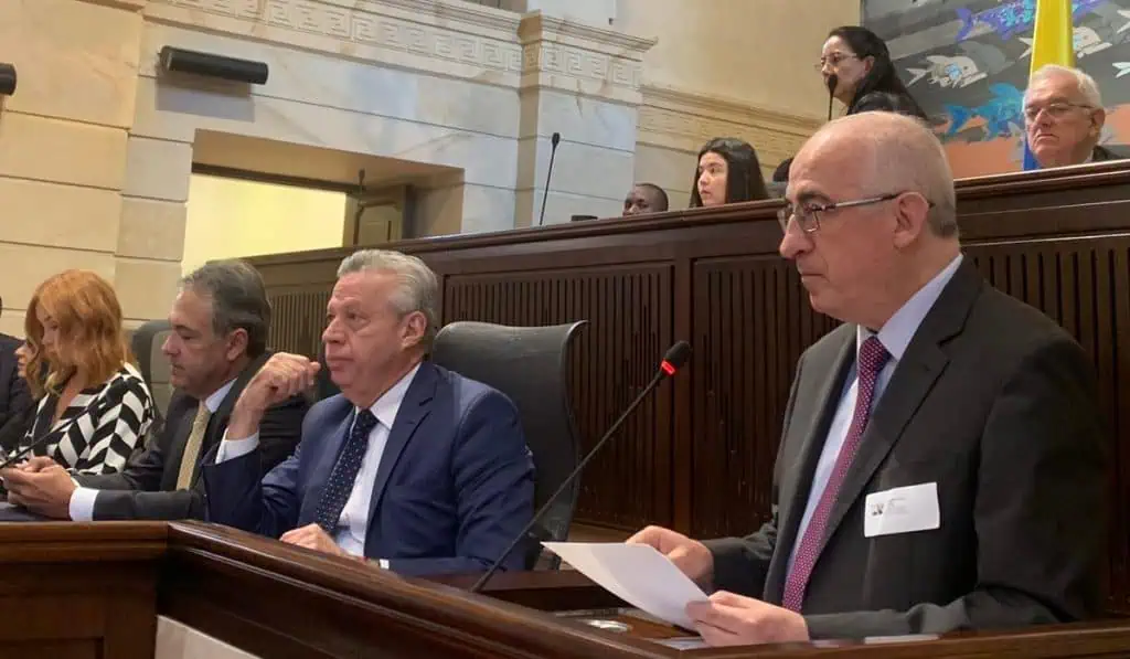 Gerente BanRep Colombia: presupuesto 2023 es coherente con Regla Fiscal Gerente BanRep Colombia: presupuesto 2023 es coherente con Regla Fiscal