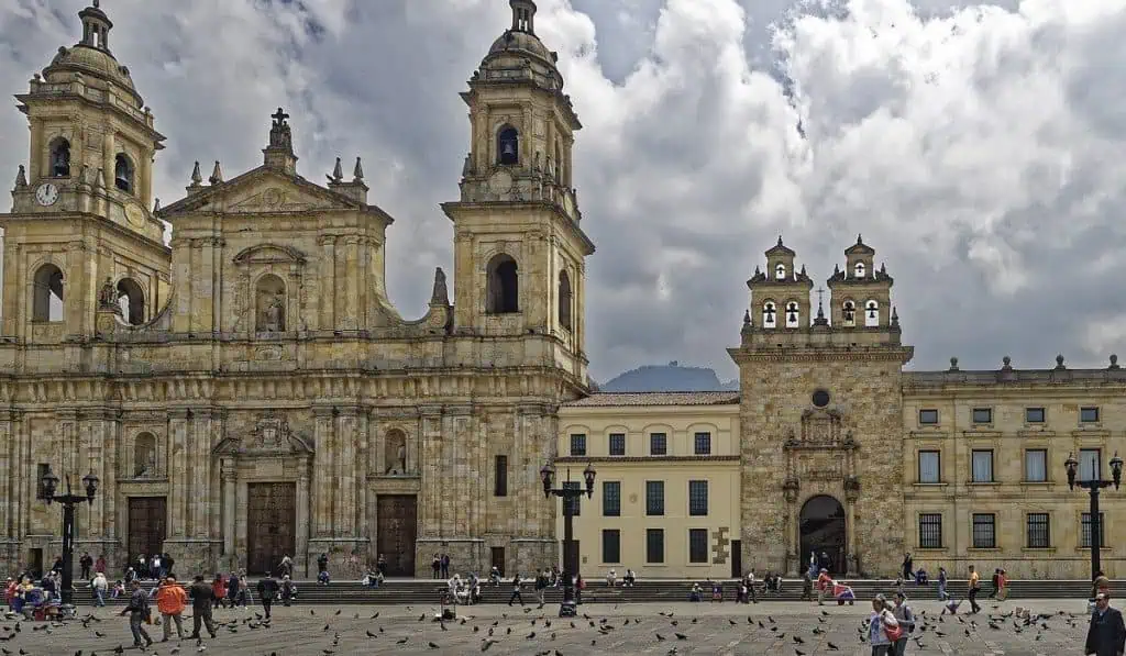 Planes para el fin de semana festivo en Bogotá Plaza de Bolívar.