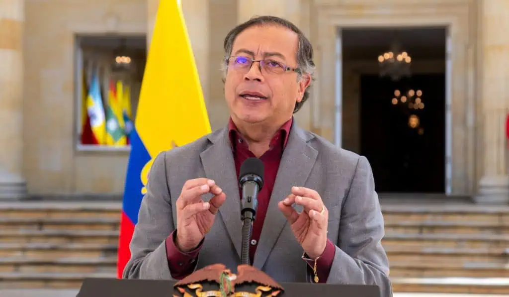 Gobierno Petro pagaría casi un salario mínimo a jóvenes por no delinquir Gobierno Petro pagaría casi un salario mínimo a jóvenes por no delinquir