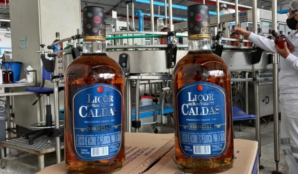 Regiones denuncian duro golpe por aumento de impuestos a licores y cigarrillos; piden replantear medidas Industria Licorera. Imagen: Cortesía ILC.