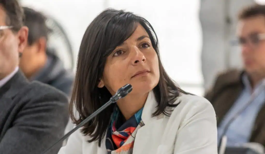 MinMinas de Colombia anuncia nueva renegociación de contratos para bajar tarifas de energía MinMinas de Colombia anuncia nueva renegociación de contratos para bajar tarifas de energía