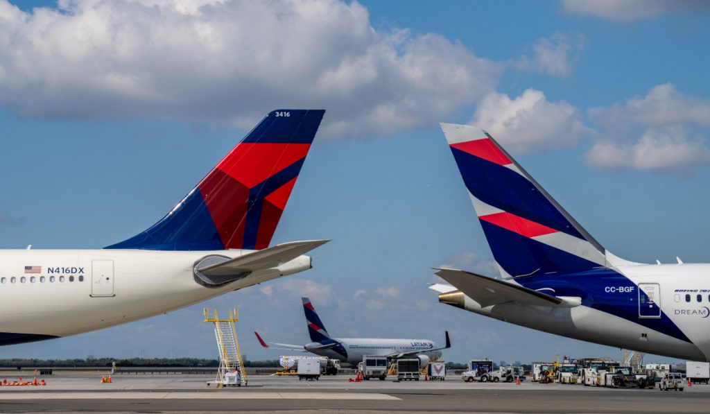 Luz verde a ‘joint venture’ de Latam Airlines y Delta; se concretará en 2023