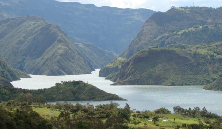 Bloqueos en Ubalá ponen en riesgo la operación de la hidroeléctrica El Guavio y amenazan la energía de Colombia