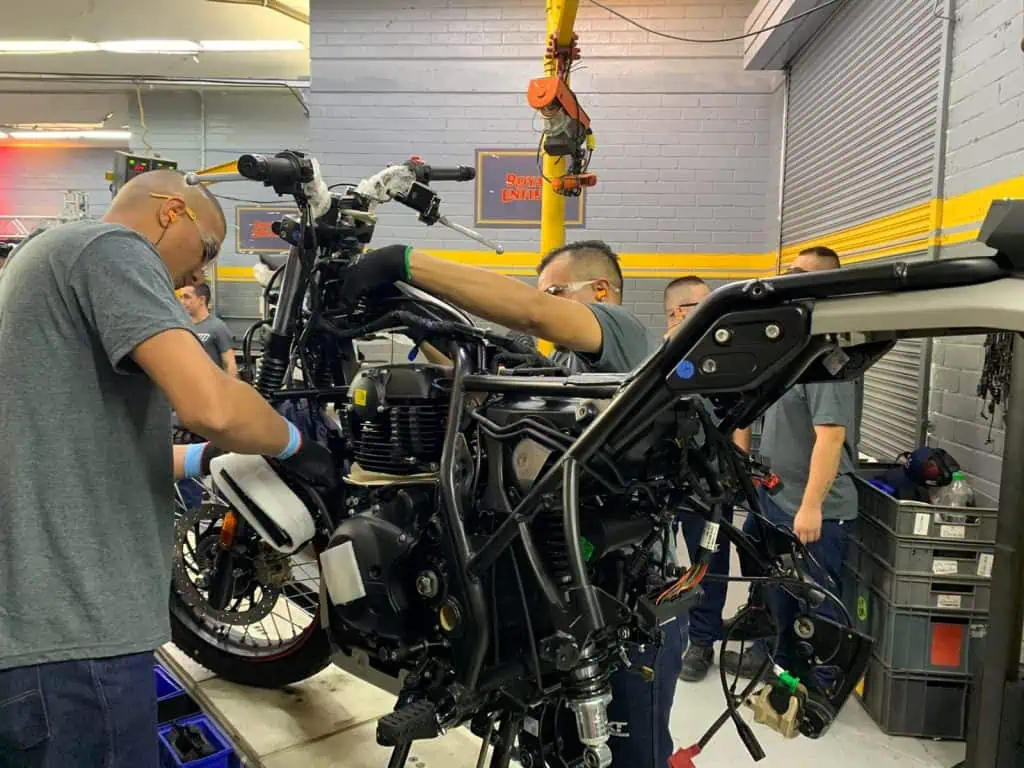 Royal Enfield tendrá espacio exclusivo de ensamblaje en planta de AKT en Colombia Royal Enfield tendrá espacio exclusivo de ensamblaje en planta de AKT en Colombia