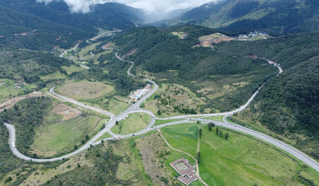 Las vigencias futuras permiten financiar megaproyectos de infraestructura, como las vías 4G y 5G. Foto: Archivo MinTransporte.