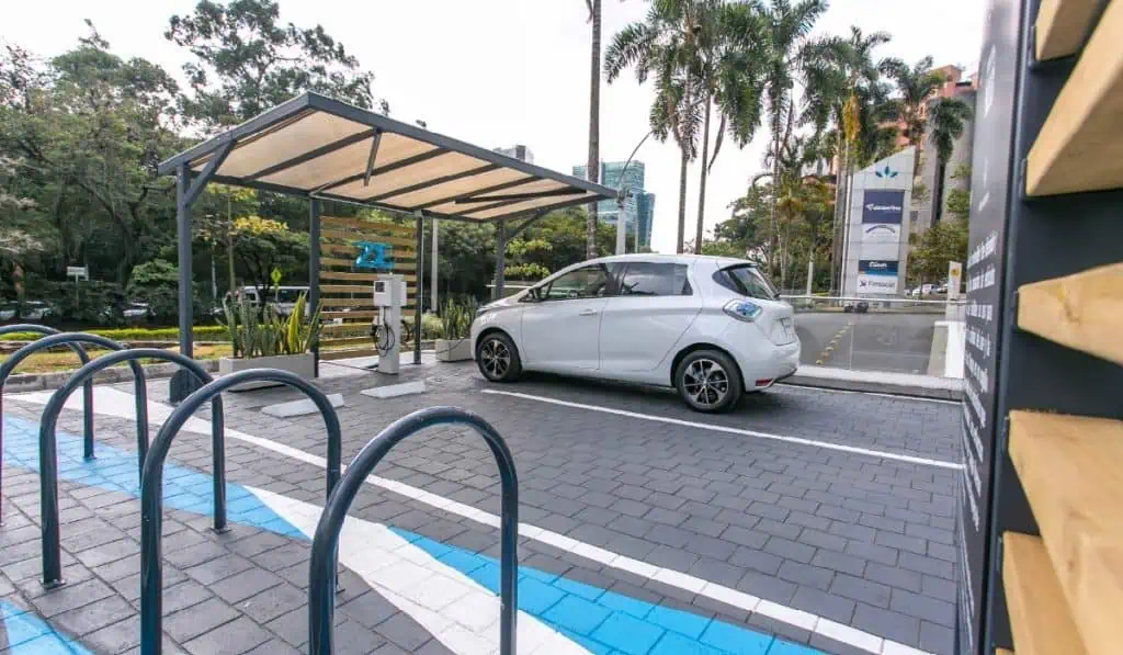 Colombia: startup llevará más áreas de recarga para vehículos eléctricos en zonas residenciales Estación de carga eléctrica