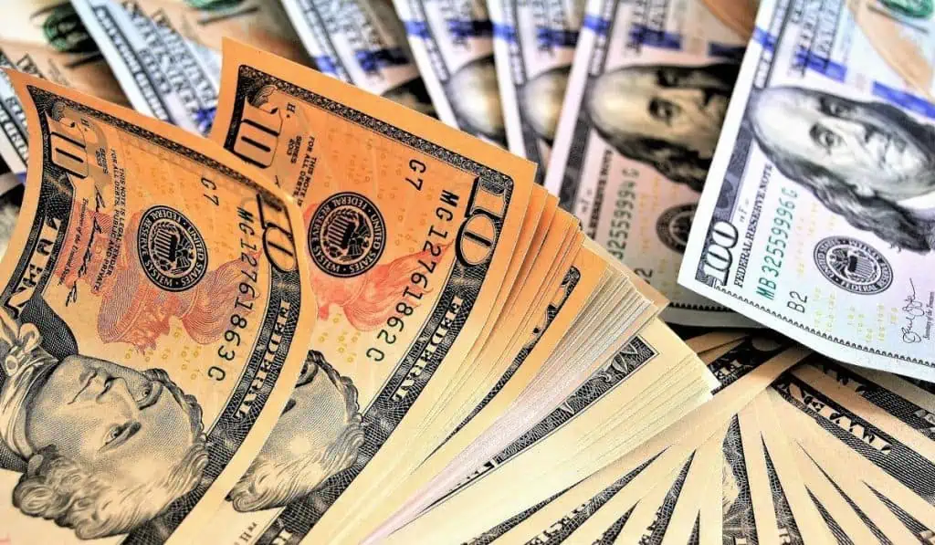 Dólar Colombia 21 de octubre: terminó al alza y alcanzó nuevo máximo; tasas de TES cayeron Inversión extranjera. Imagen de Julita en Pixabay