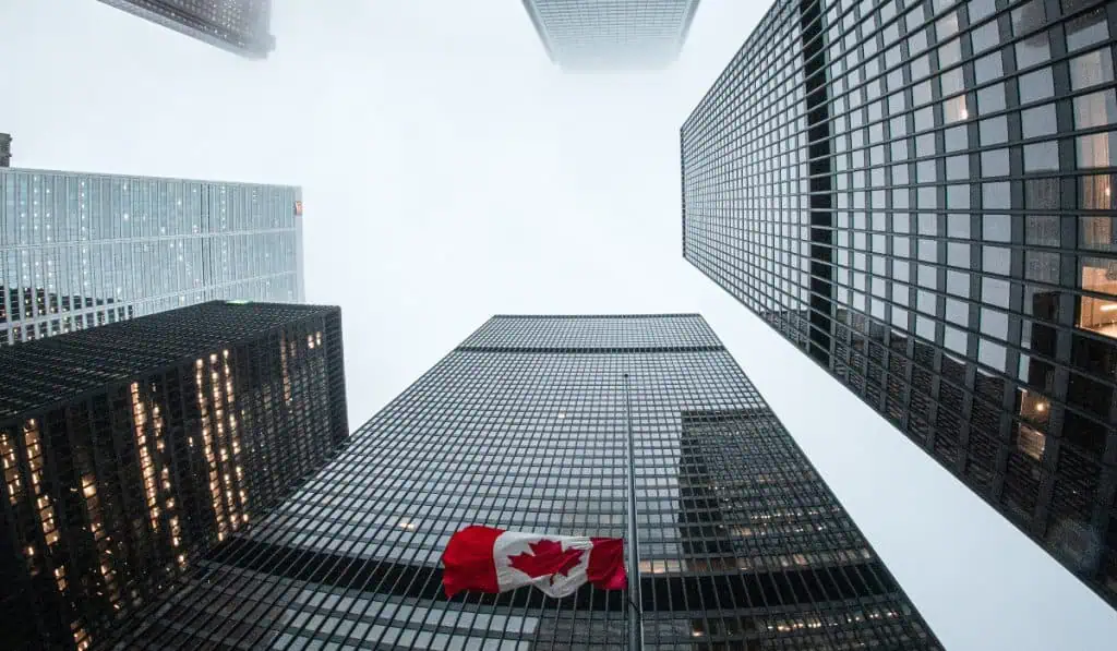 Ventas minoristas caen por segundo mes en Canadá ante incertidumbre por guerra comercial con Trump Guerra comercial con Trump