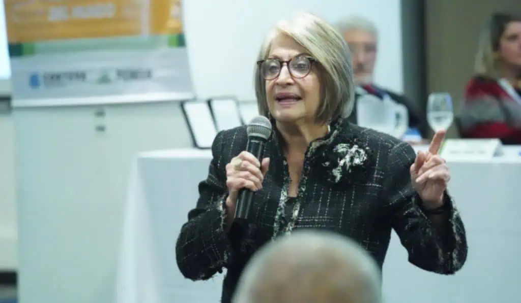 Exministra de Agricultura dice que logró frenar expropiación exprés en gobierno Petro Exministra de Agricultura dice que logró frenar expropiación exprés en gobierno Petro