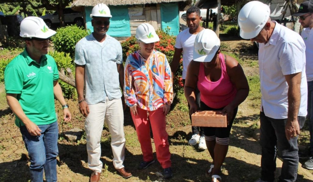 Firman convenio para ejecutar mejoramientos de vivienda en Antioquia (Colombia)