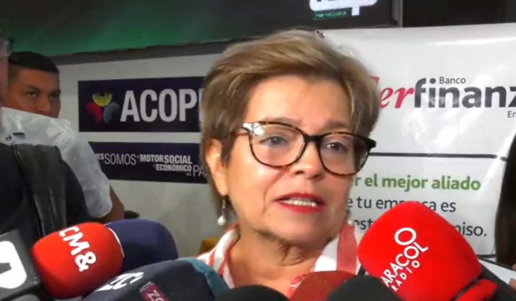 MinTrabajo de Colombia propone congelar precios de canasta básica en discusión de salario mínimo