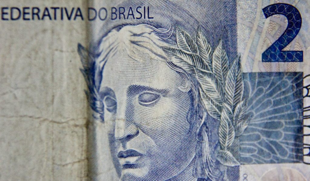 Real brasileño se fortalece tras resultados de elecciones que abren camino a Jair Bolsonaro