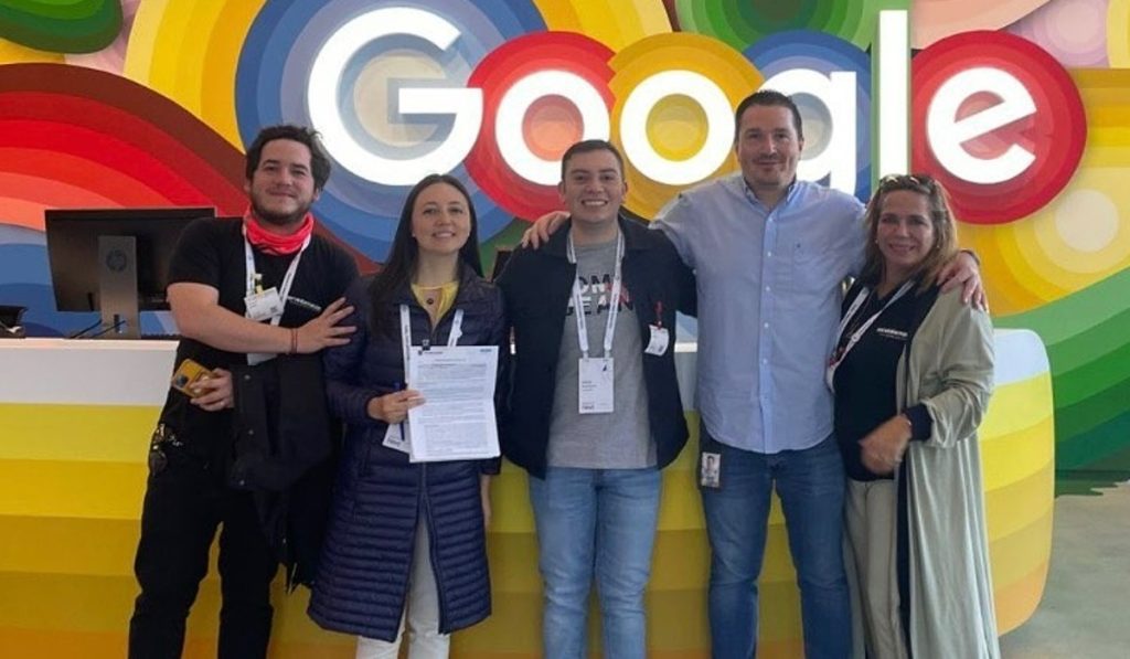 Firman alianza en Colombia que reducirá esperas de taxi en 20%