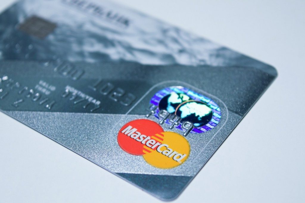 Consumo jalona crecimiento de crédito a doble dígito en Colombia: TransUnion