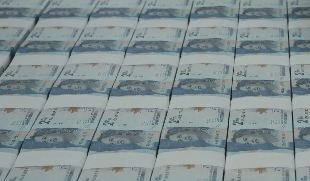 El incremento del salario mínimo en 2023 en Colombia será el más alto del siglo XXI eliminación de los estratos en Colombia