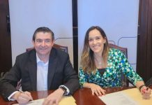 Ricardo de la Espriella. Presidente de la Junta Directiva Grupo APC y Mariana Pinheiro, CEO de Experian Spanish Latam. Foto: Datacrédito Experian.
