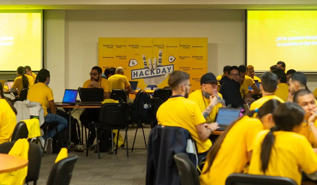 Más de 60 jóvenes participaron en el hackday de Konecta en Colombia