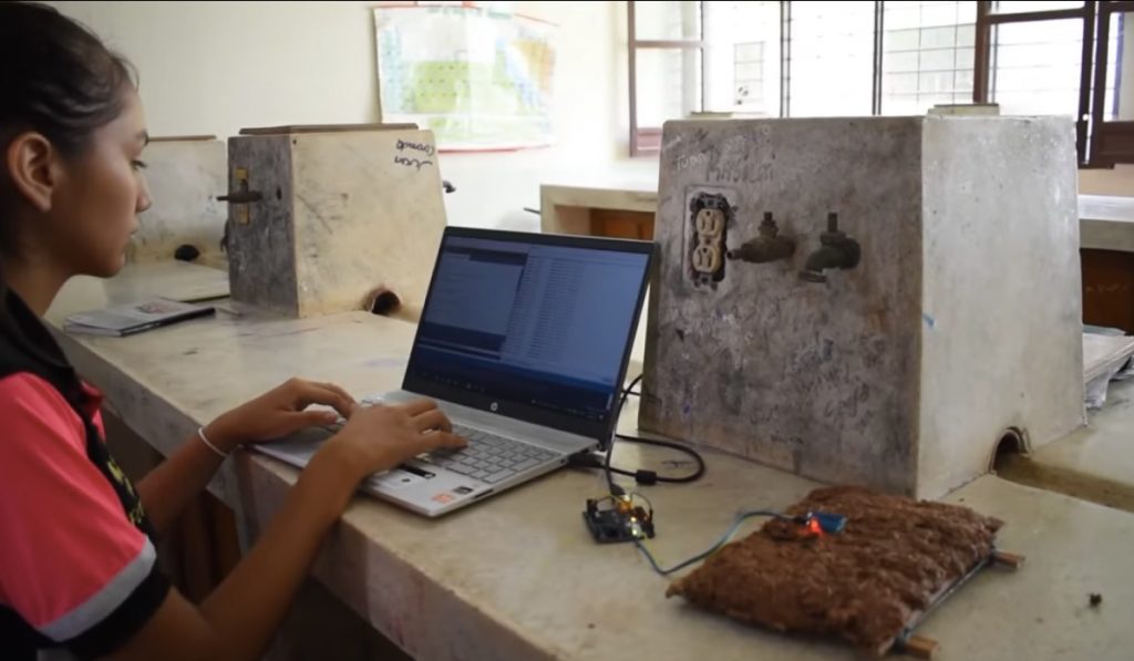 Estos son los colegios que están en la final de Solve For Tomorrow Colombia