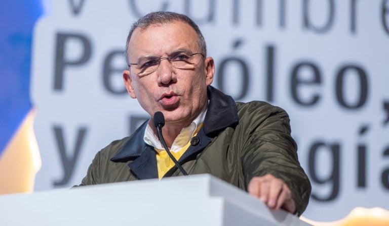 Roy Barreras arranca campaña y se desmarca del petrismo: propone otra ruta para la paz y frente a Venezuela