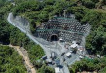 Vías túnel del Toyo en Antioquia (1)